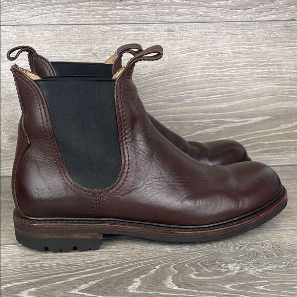 Frye Bowery Chelsea 3487186 Men's Sz 10.5D Dark Brown Leather Pull On Lug Boots - Picture 1 of 16